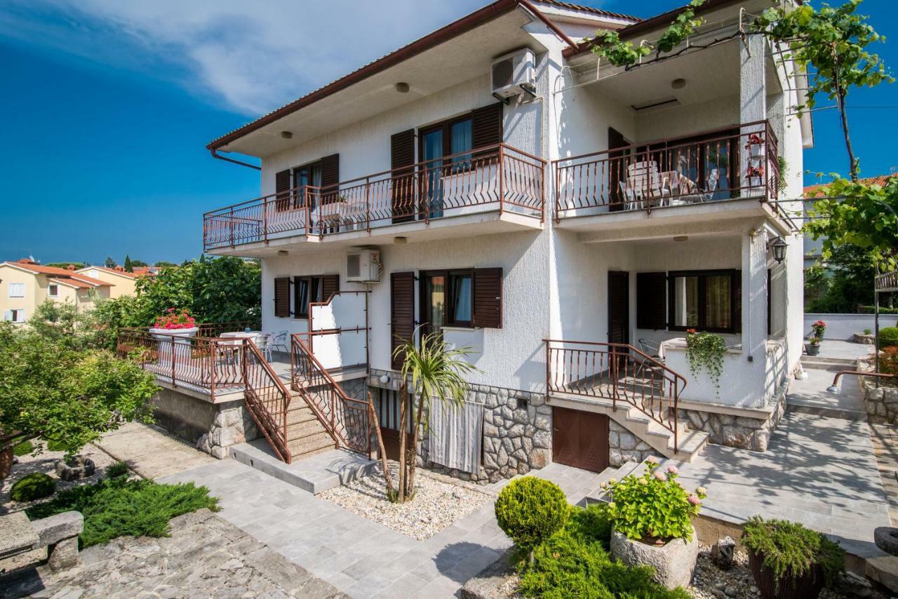 Apartments Marija & Anton Malinska Exterior foto