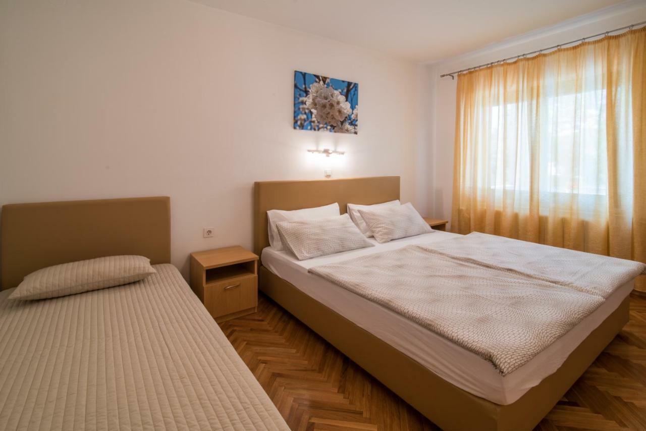 Apartments Marija & Anton Malinska Exterior foto